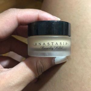 Anastasia Beverly Hills concealer